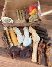 Load image into Gallery viewer, Christmas Treats Gift Box