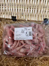 Load image into Gallery viewer, Chicken Feet.  Raw.  1kg or 2kg (approx)
