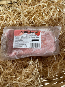 DAF Turkey & Strawberry 75/10/10/5 Mince.  Single Protein with added Strawberry.